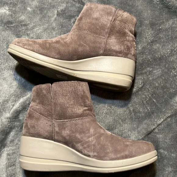 Skechers ankle Bootie slip on 9 - Picture 2 of 6